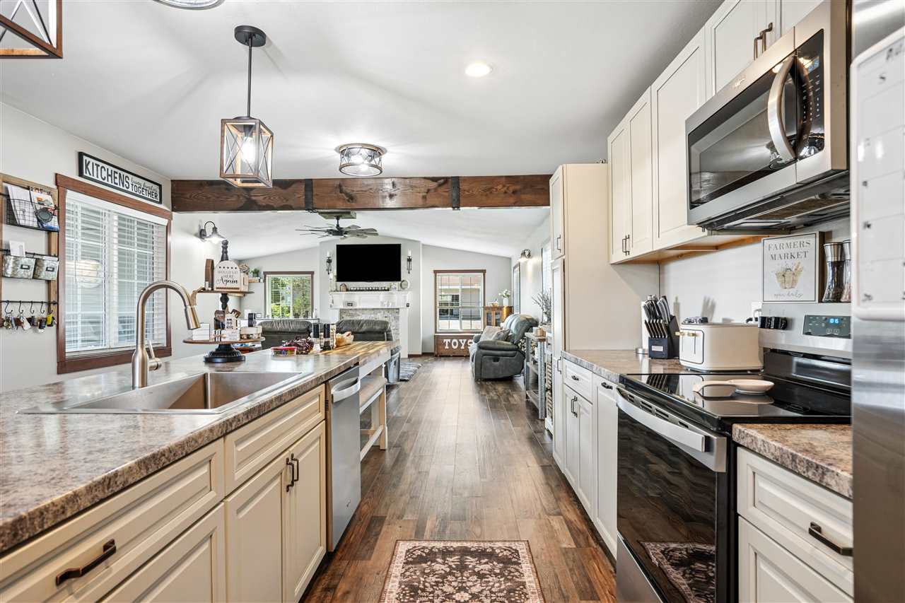 306 4th Avenue Van Horne IA 52346