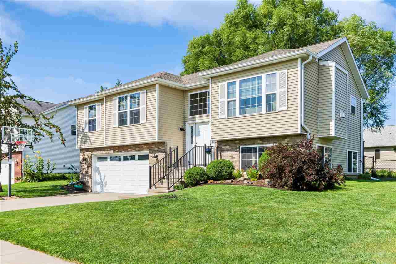 235 N Mckenzie Lane North Liberty IA 52317