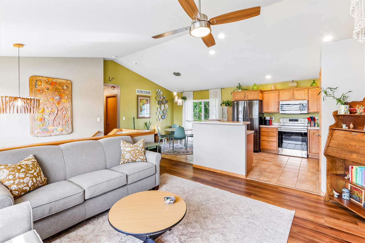 235 N Mckenzie Lane North Liberty IA 52317