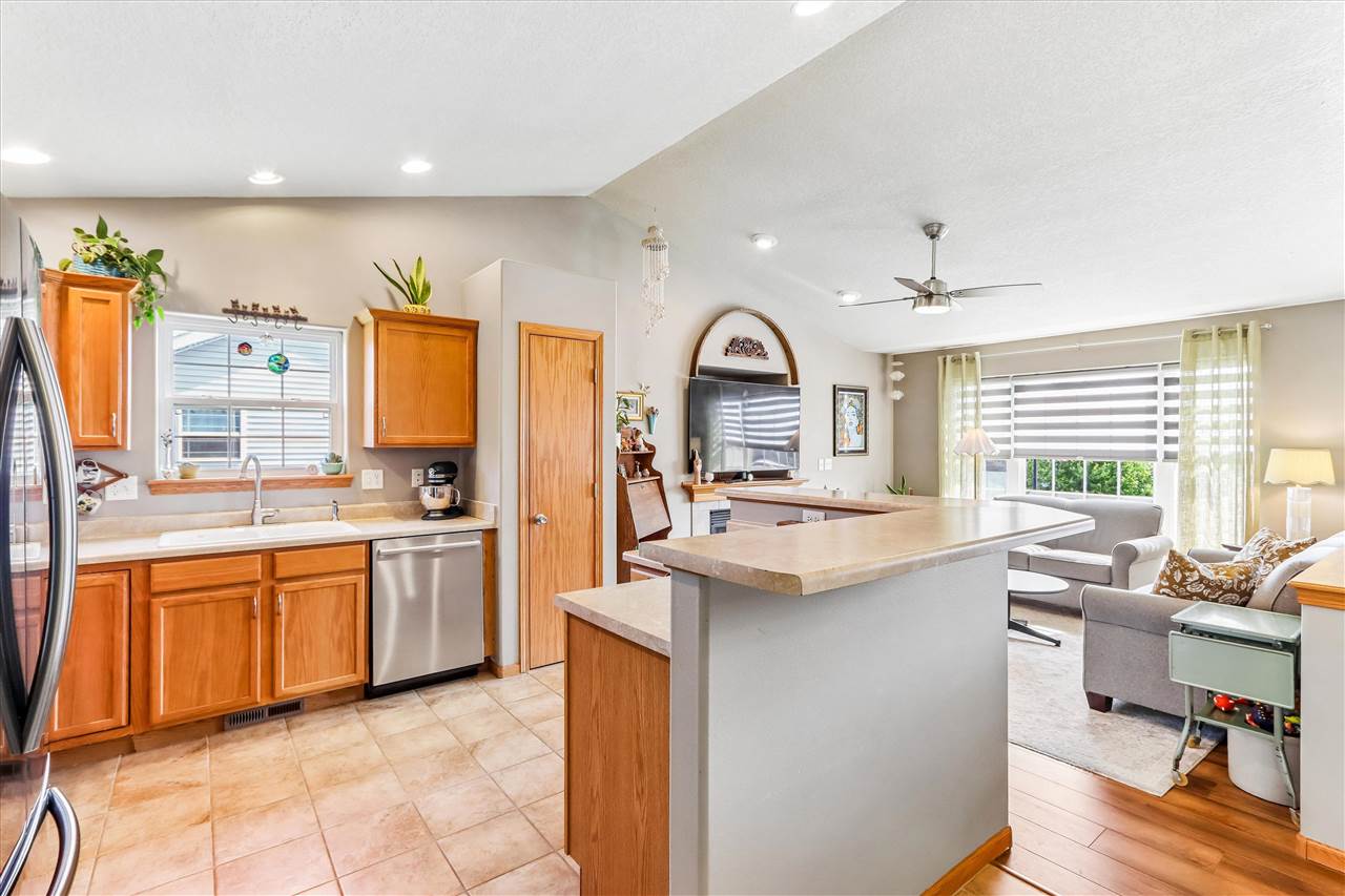 235 N Mckenzie Lane North Liberty IA 52317
