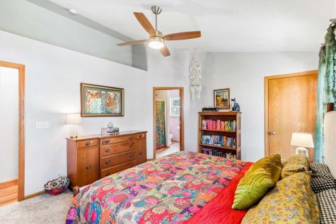 235 N Mckenzie Lane North Liberty IA 52317