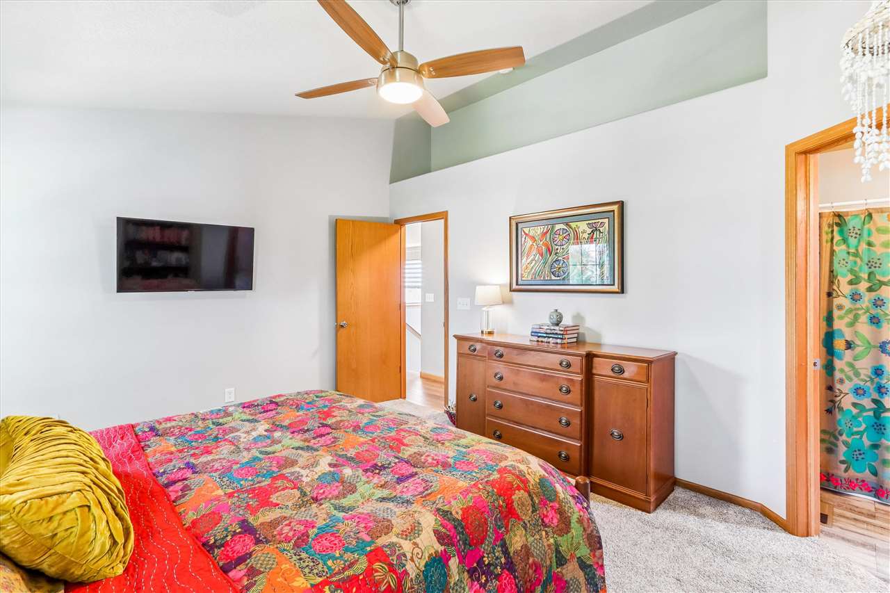 235 N Mckenzie Lane North Liberty IA 52317