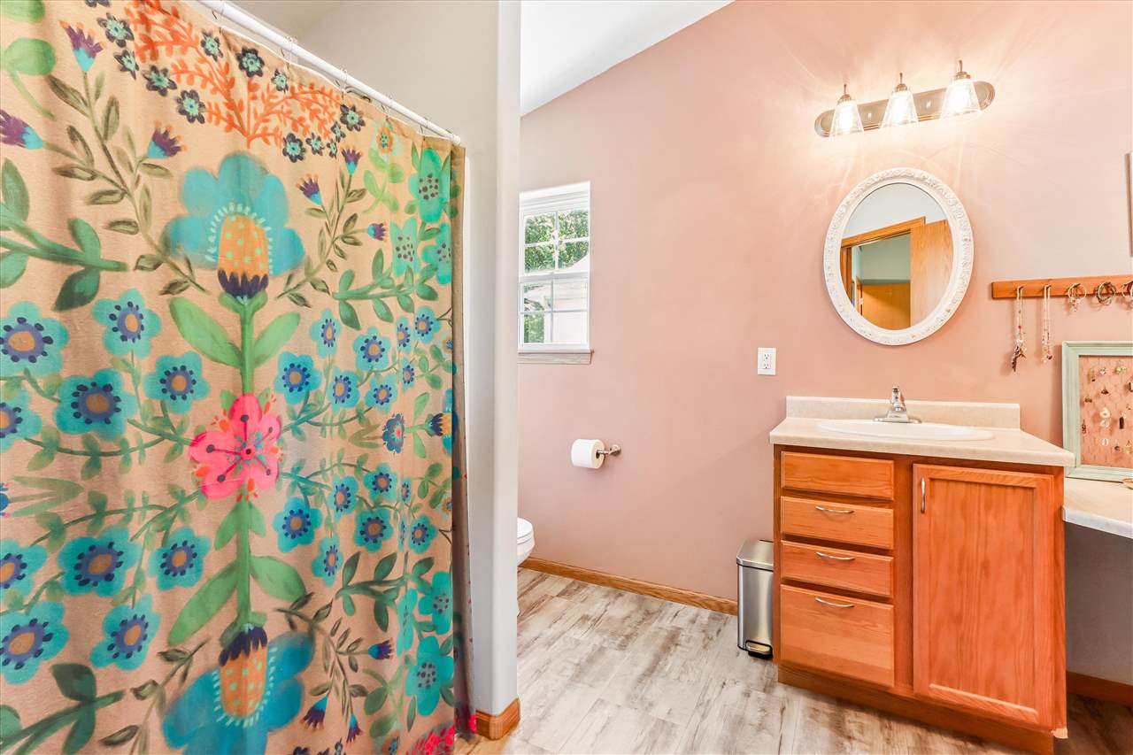 235 N Mckenzie Lane North Liberty IA 52317