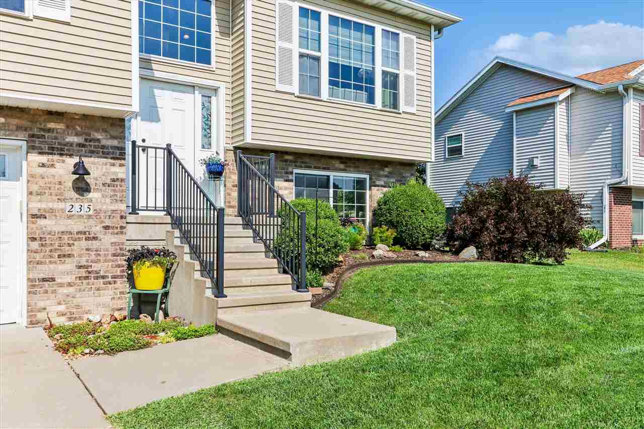235 N Mckenzie Lane North Liberty IA 52317