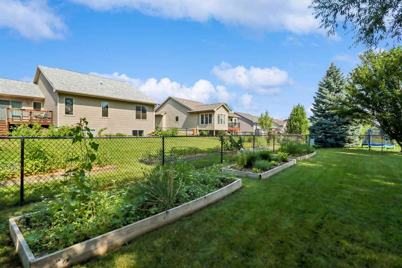 235 N Mckenzie Lane North Liberty IA 52317