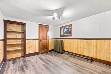 300 E Linn Street Lone Tree IA 52755