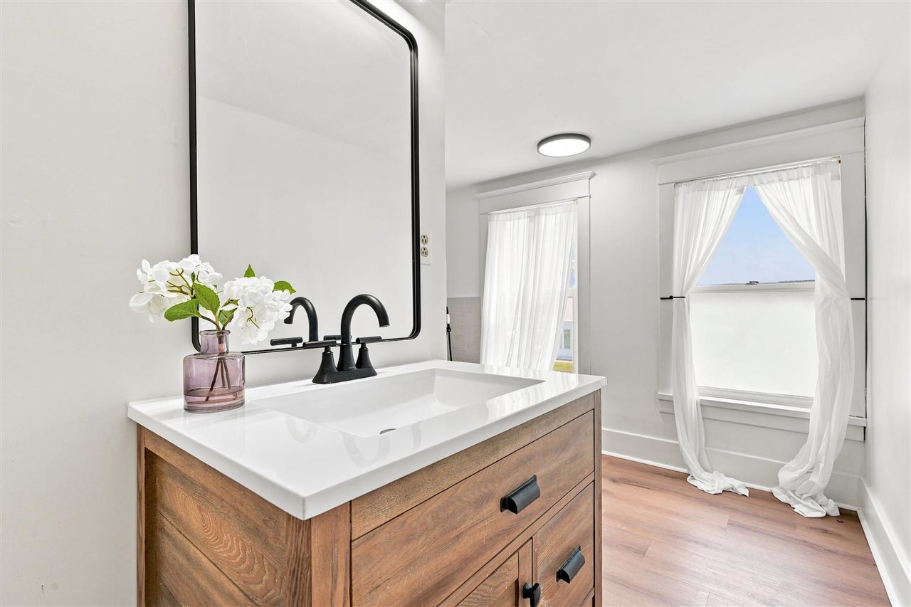 300 E Linn Street Lone Tree IA 52755