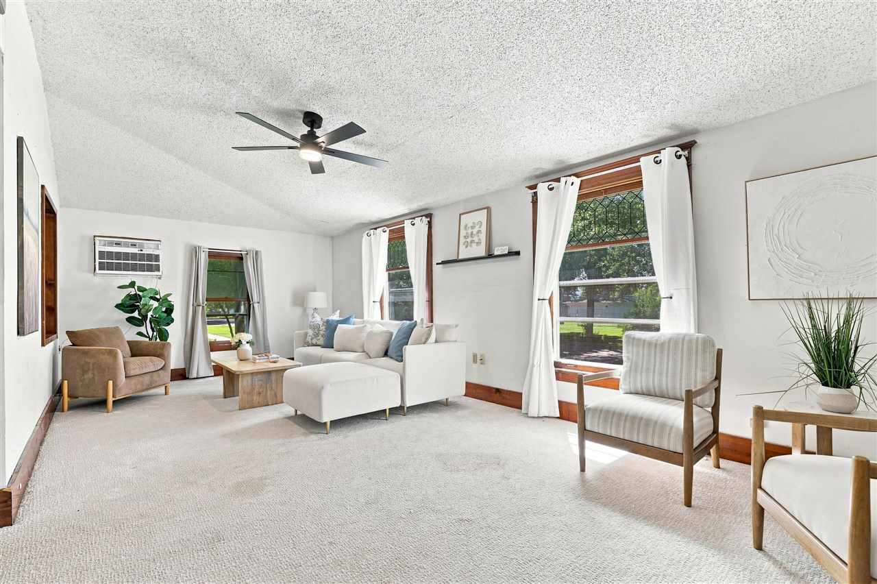 300 E Linn Street Lone Tree IA 52755
