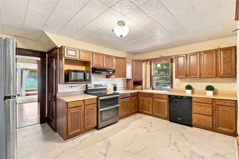 300 E Linn Street Lone Tree IA 52755
