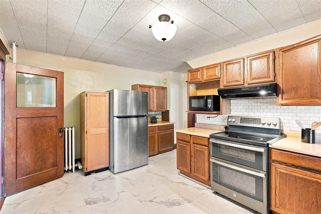 300 E Linn Street Lone Tree IA 52755