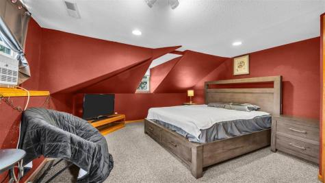 502 W 4th Street Tipton IA 52772