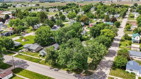 502 W 4th Street Tipton IA 52772