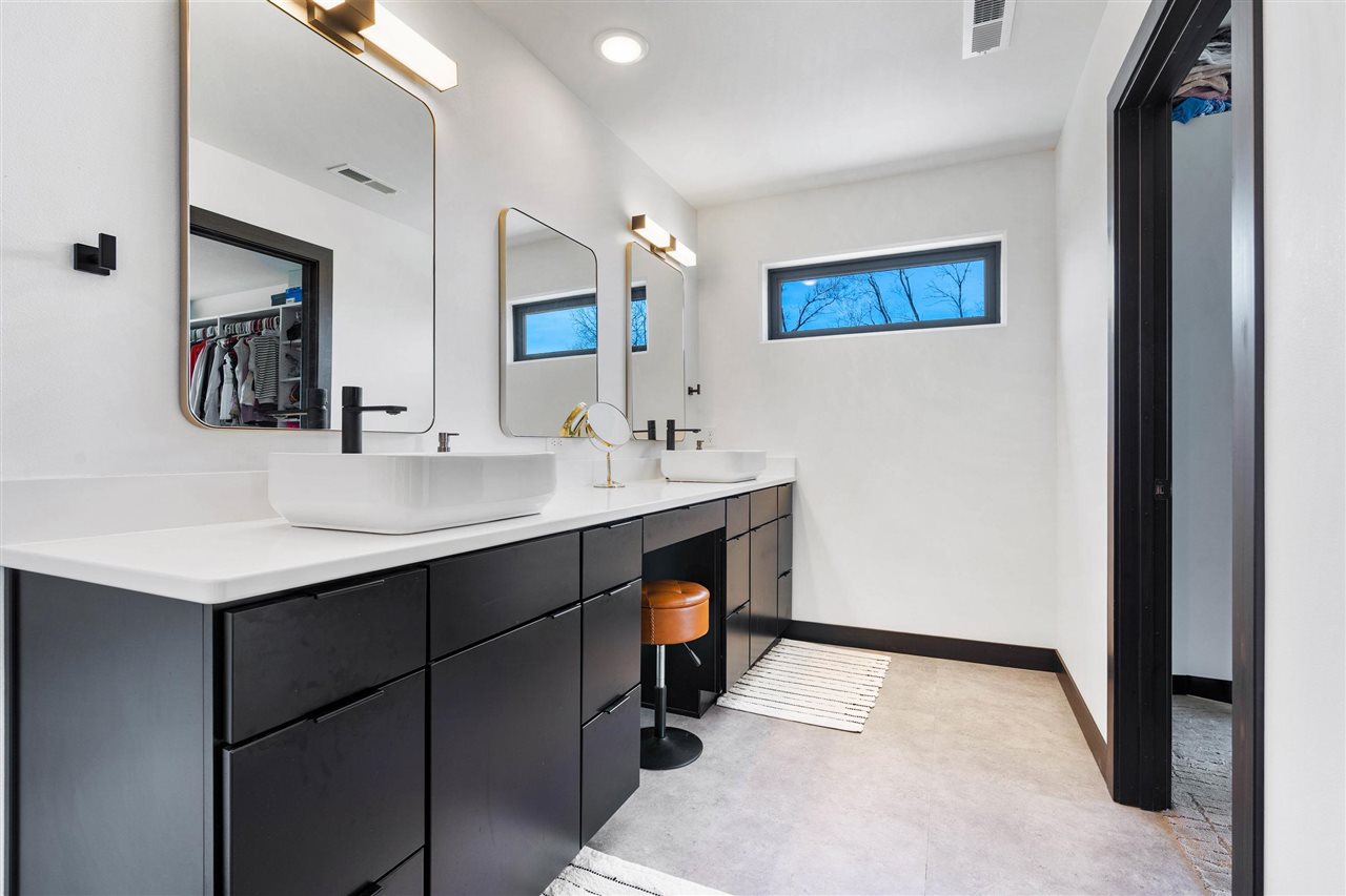 4615 Elynn Lane NE Solon IA 52333