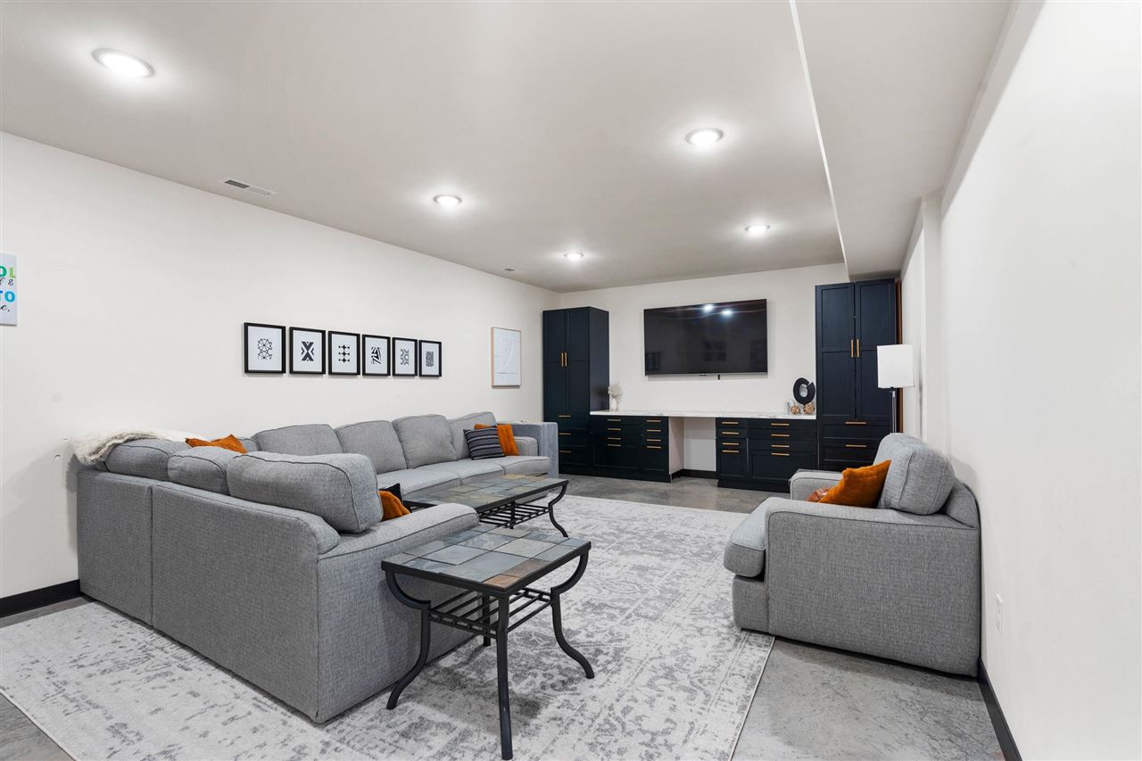 4615 Elynn Lane NE Solon IA 52333