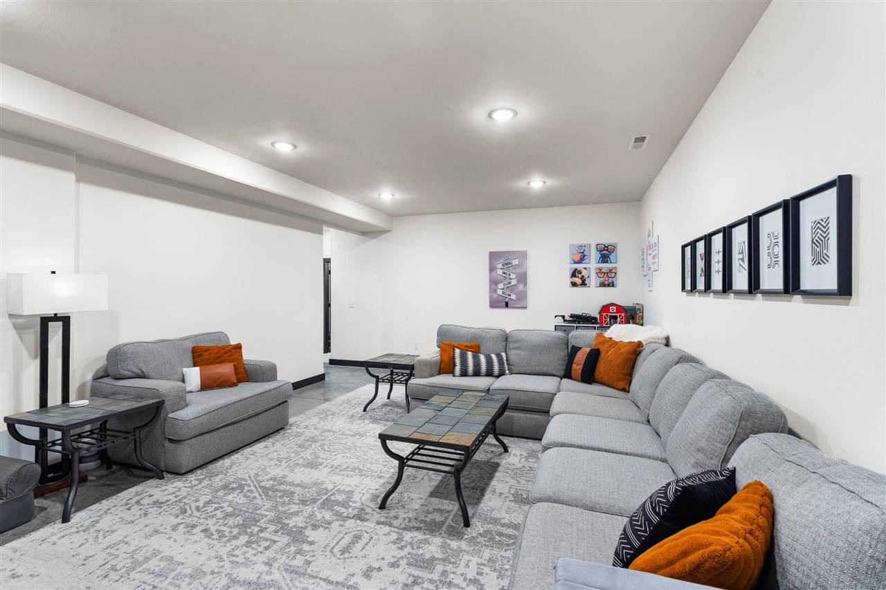 4615 Elynn Lane NE Solon IA 52333