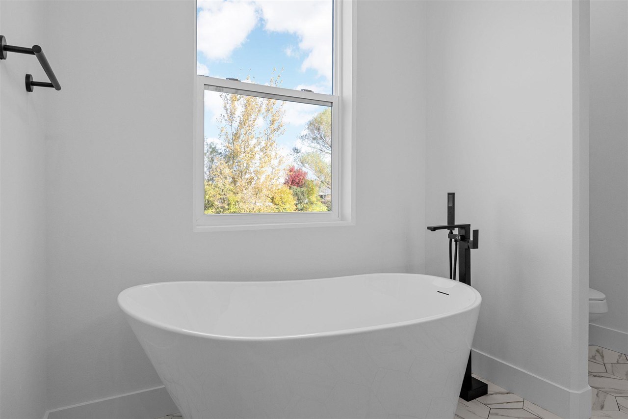 200 Cherry Park Drive NW Cedar Rapids IA 52405