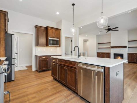 1133 Kona Circle Coralville IA 52241