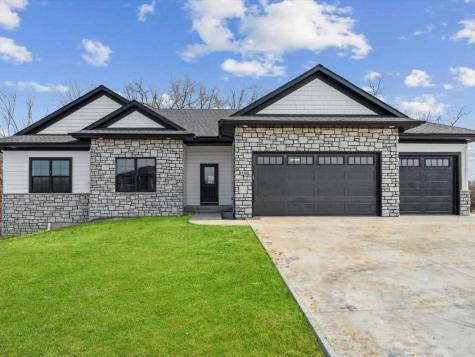 1133 Kona Circle Coralville IA 52241