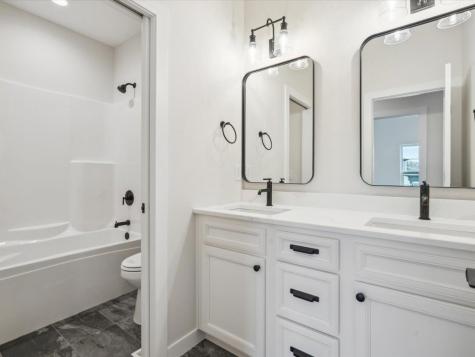 1133 Kona Circle Coralville IA 52241