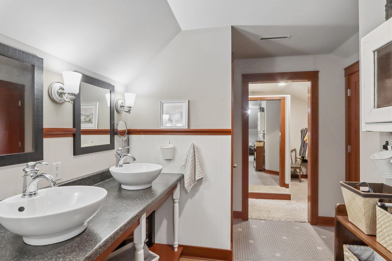 5401 Alburnett Road Marion IA 52302