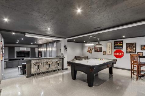 5401 Alburnett Road Marion IA 52302