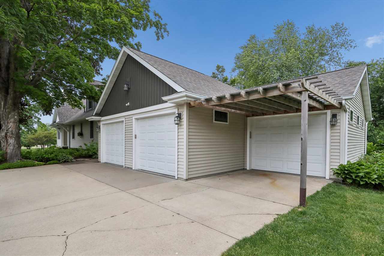 5401 Alburnett Road Marion IA 52302