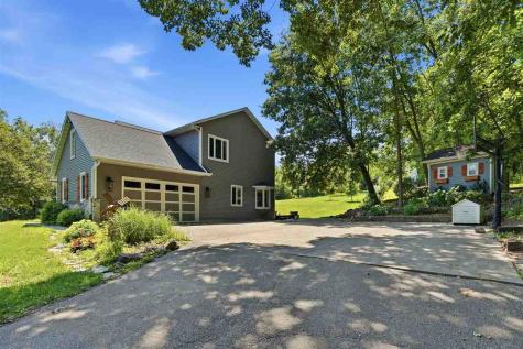 1432 Hickory Hollow Road Solon IA 52333