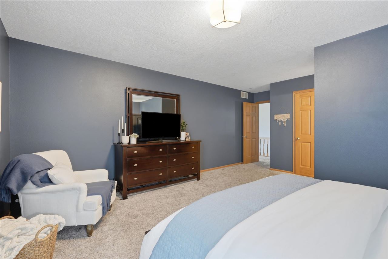 2469 Robbins Court Washington IA 52353