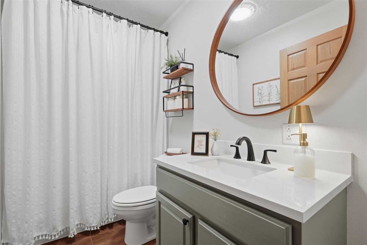 2469 Robbins Court Washington IA 52353
