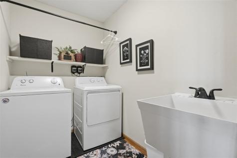 2469 Robbins Court Washington IA 52353