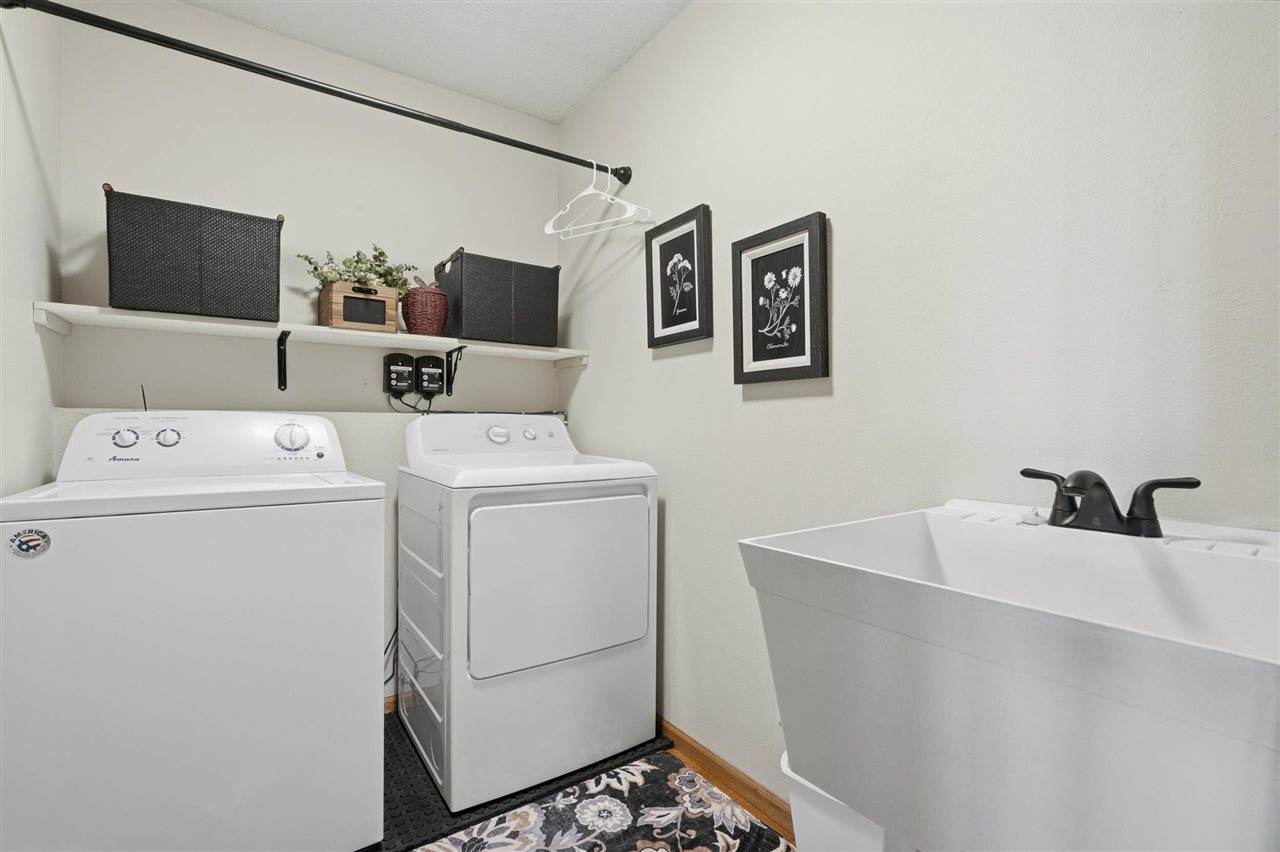 2469 Robbins Court Washington IA 52353