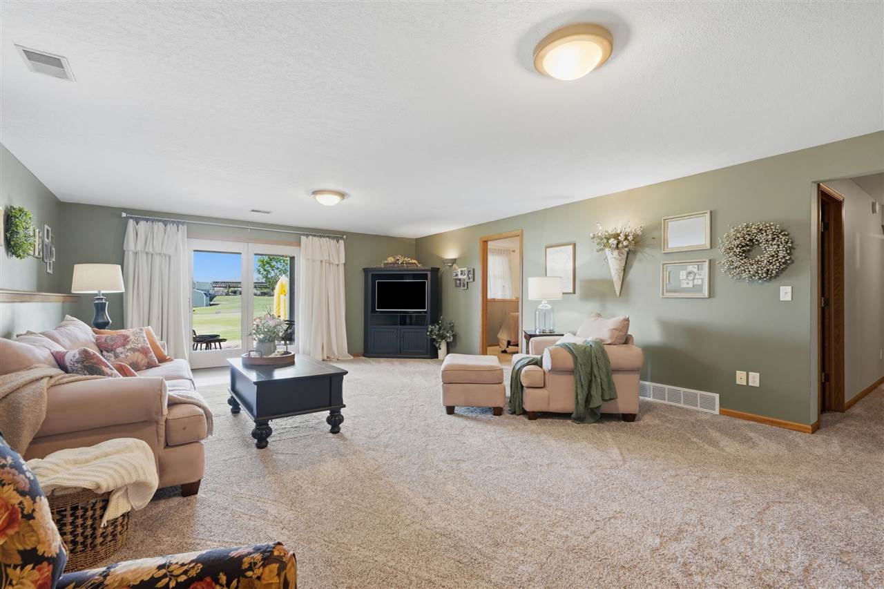 2469 Robbins Court Washington IA 52353