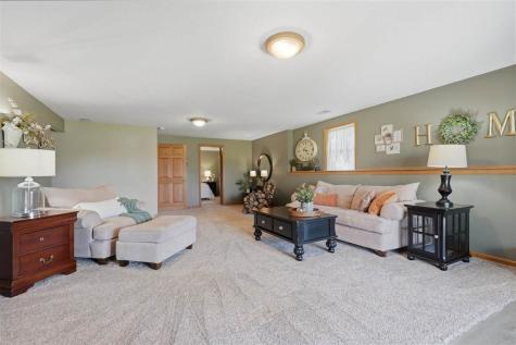 2469 Robbins Court Washington IA 52353