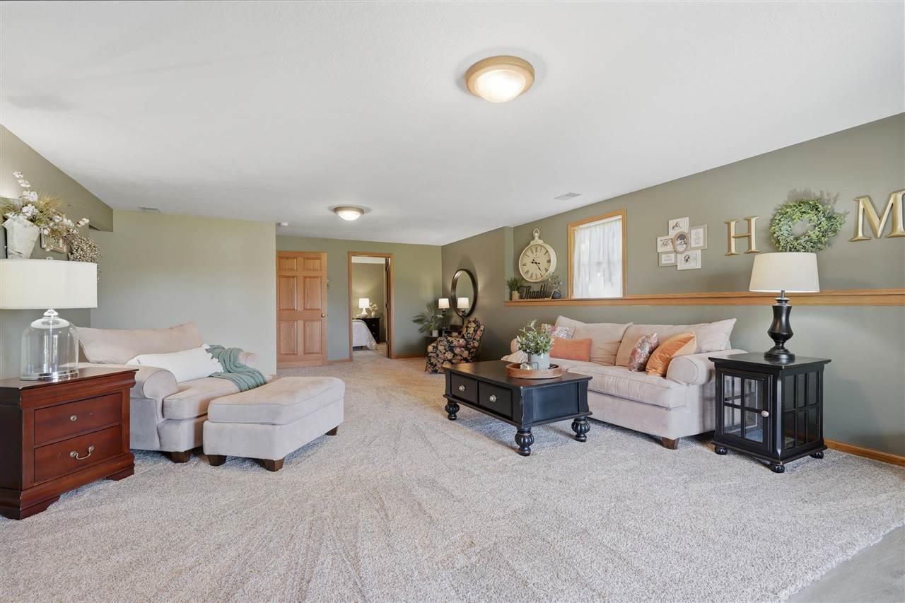 2469 Robbins Court Washington IA 52353