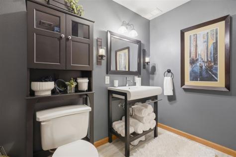 2469 Robbins Court Washington IA 52353