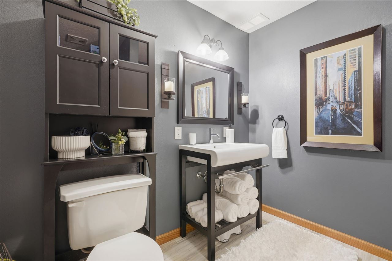 2469 Robbins Court Washington IA 52353