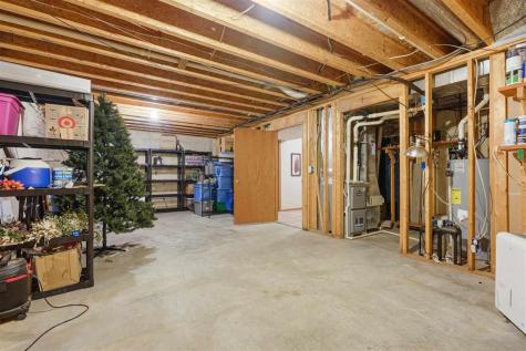 2469 Robbins Court Washington IA 52353
