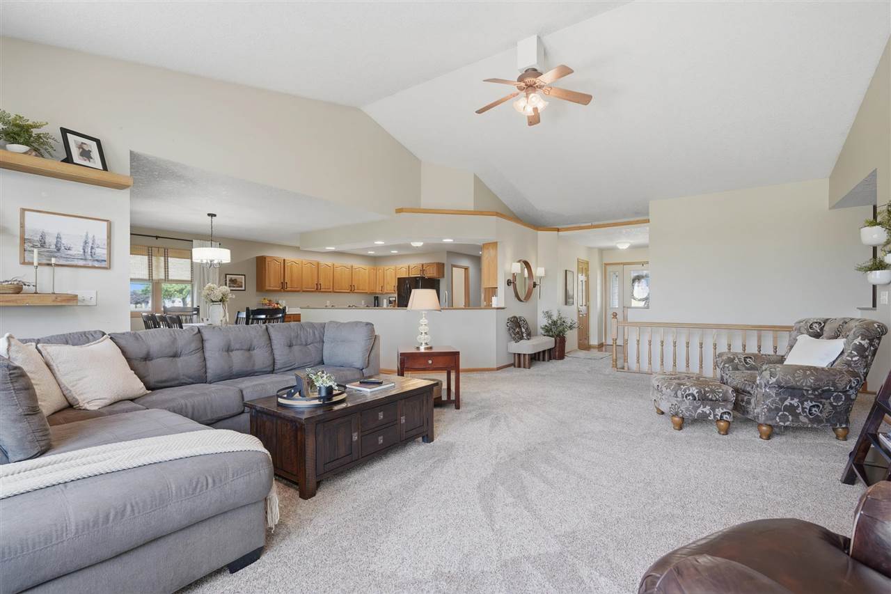 2469 Robbins Court Washington IA 52353