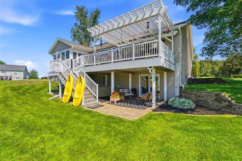 2469 Robbins Court Washington IA 52353
