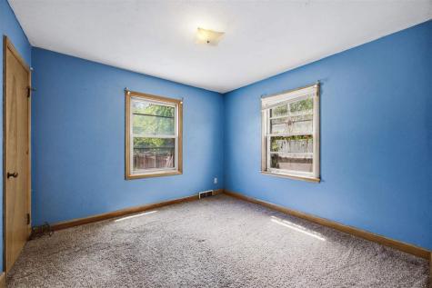 2009 SW 3rd Street Cedar Rapids IA 52404