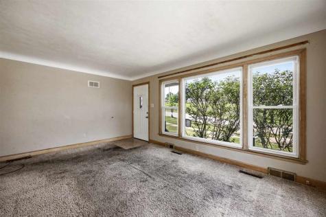 2009 SW 3rd Street Cedar Rapids IA 52404