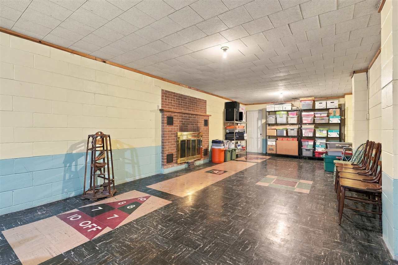 3296 V Avenue Wellman IA 52356