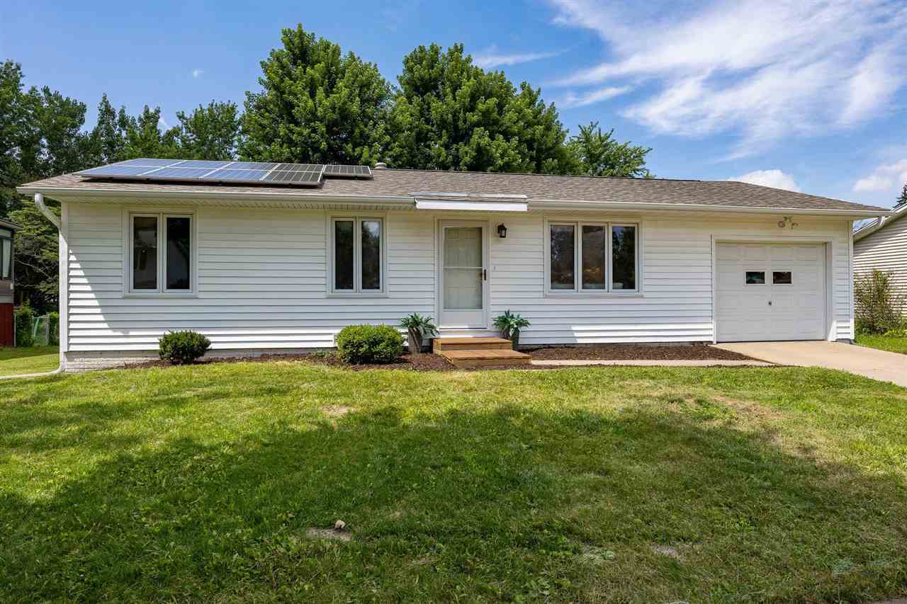934 Sandusky Drive Iowa City IA 52245