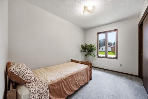 934 Sandusky Drive Iowa City IA 52245