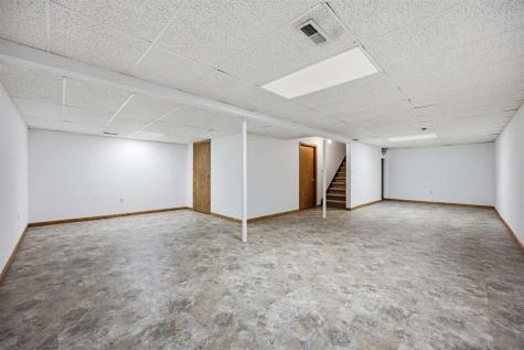 934 Sandusky Drive Iowa City IA 52245