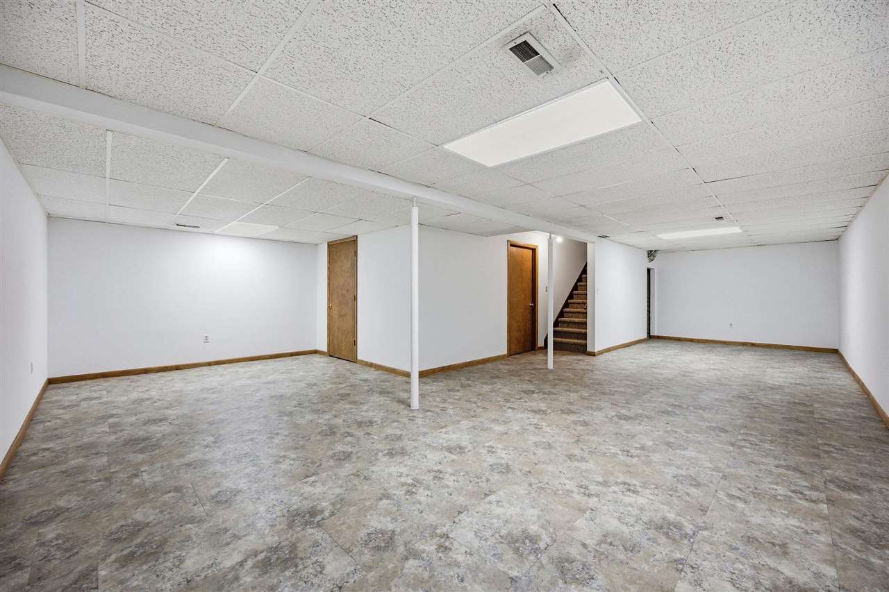 934 Sandusky Drive Iowa City IA 52245