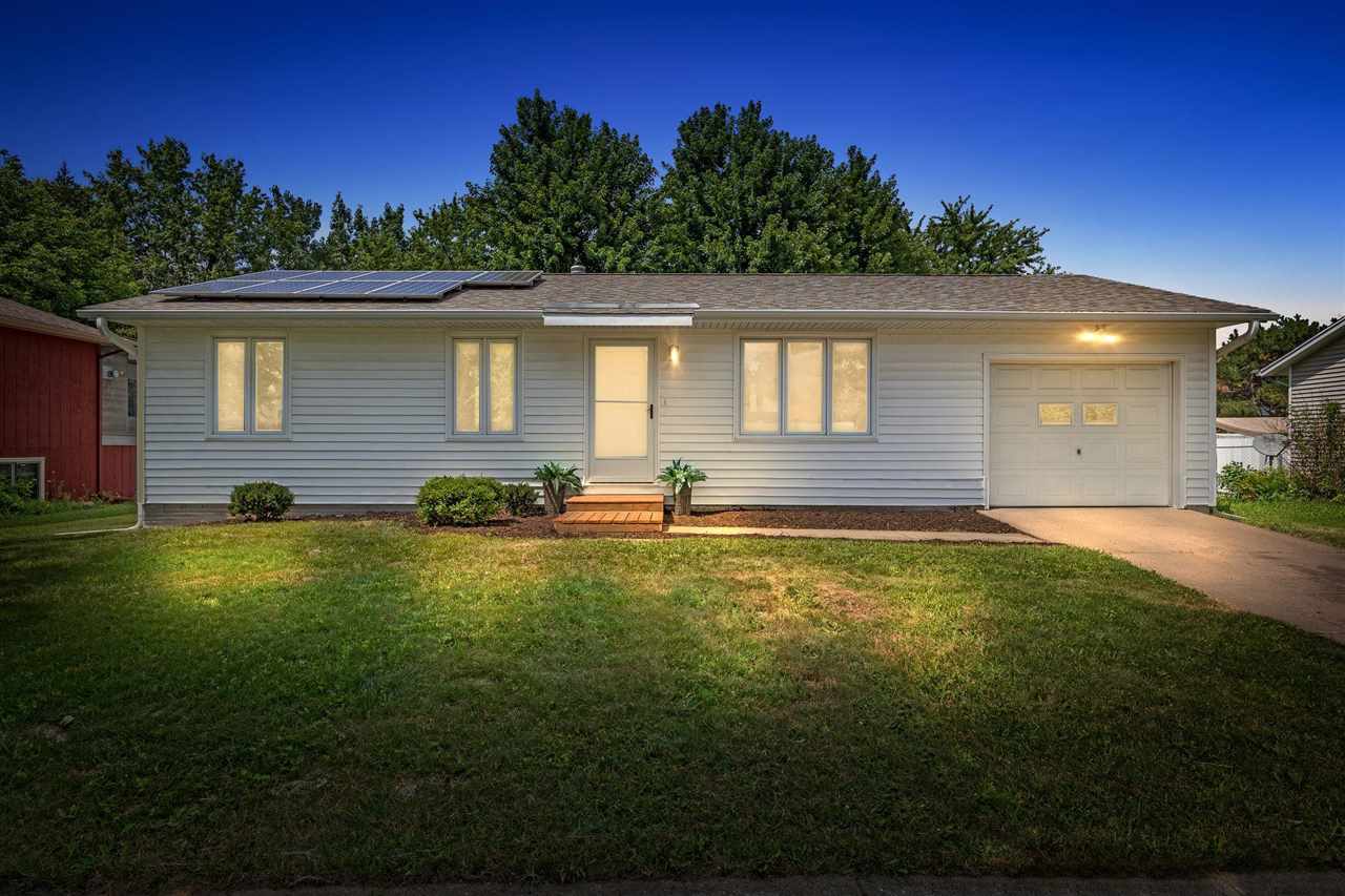 934 Sandusky Drive Iowa City IA 52245
