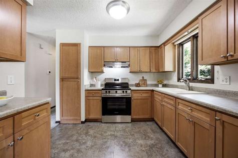 934 Sandusky Drive Iowa City IA 52245
