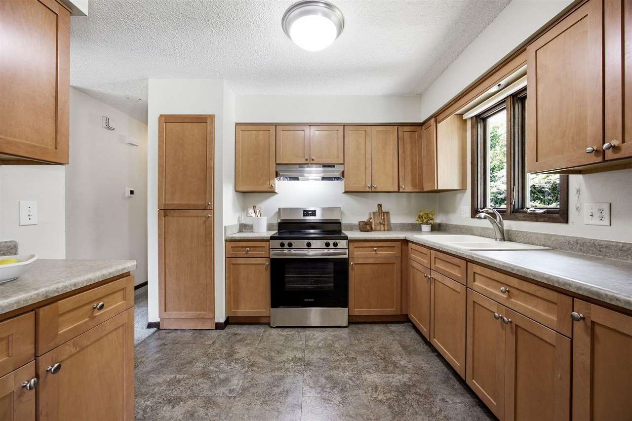 934 Sandusky Drive Iowa City IA 52245