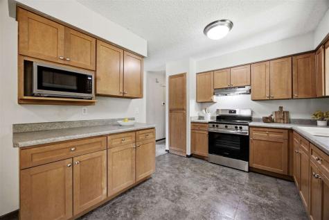 934 Sandusky Drive Iowa City IA 52245